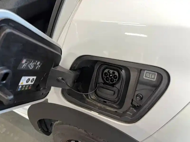 Peugeot 2008 electrique 50 kwh 136 ch — photo 17