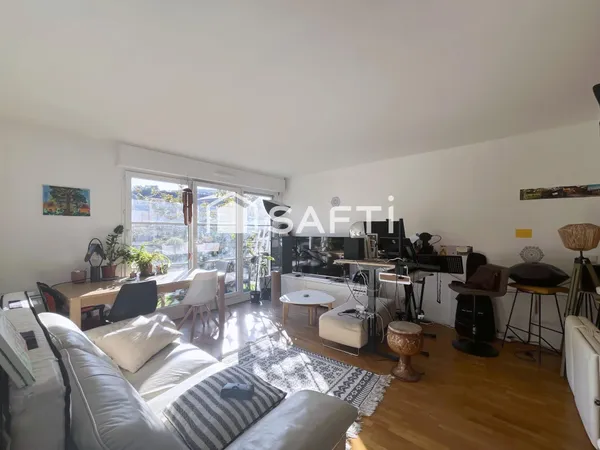Appartement de 2 pièces avec balcon et parking