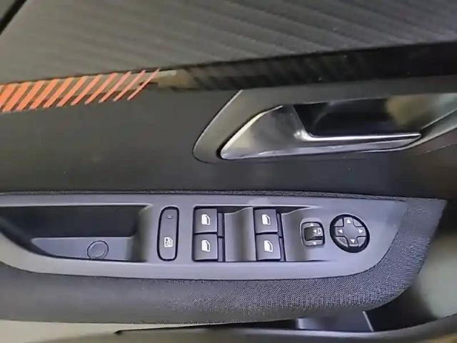 Peugeot 208 puretech 100 s&amp;s bvm6 — photo 30