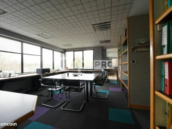 Bureau 315 m²