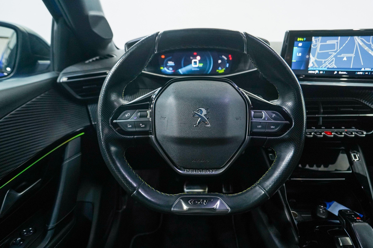 Peugeot 208 — photo 17