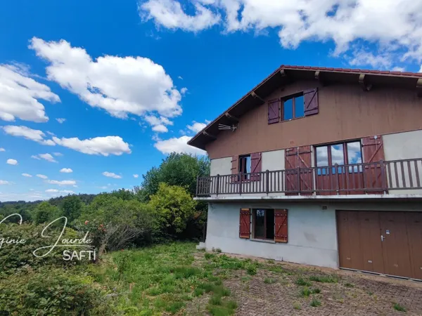 Maison familiale avec superbe vue dégagée  Sous-sol complet