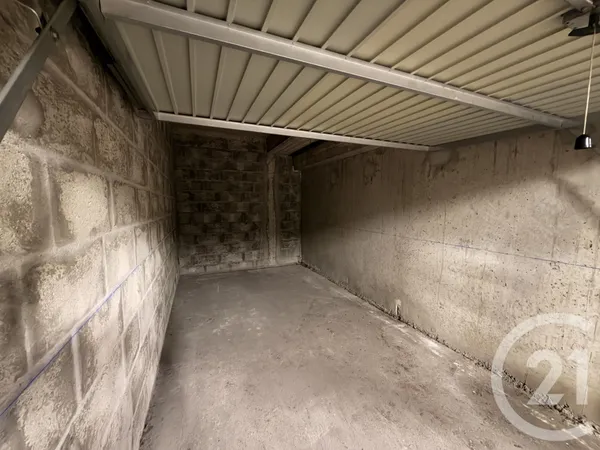 Parking 13 m²