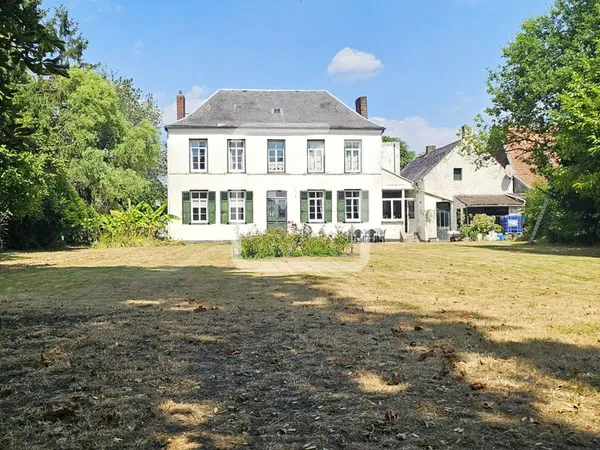 Maison 9 pièces 270 m²