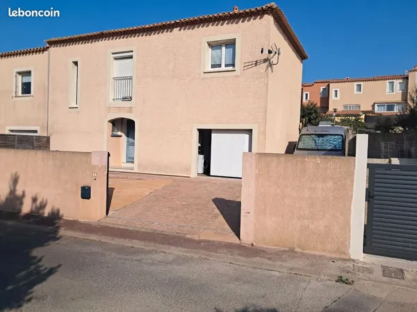 Vend maison mitoyenne 1990 6 pièces proximité plage les falaises Cap d'Agde 430000