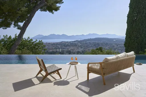 Maison 8 pièces 383 m²