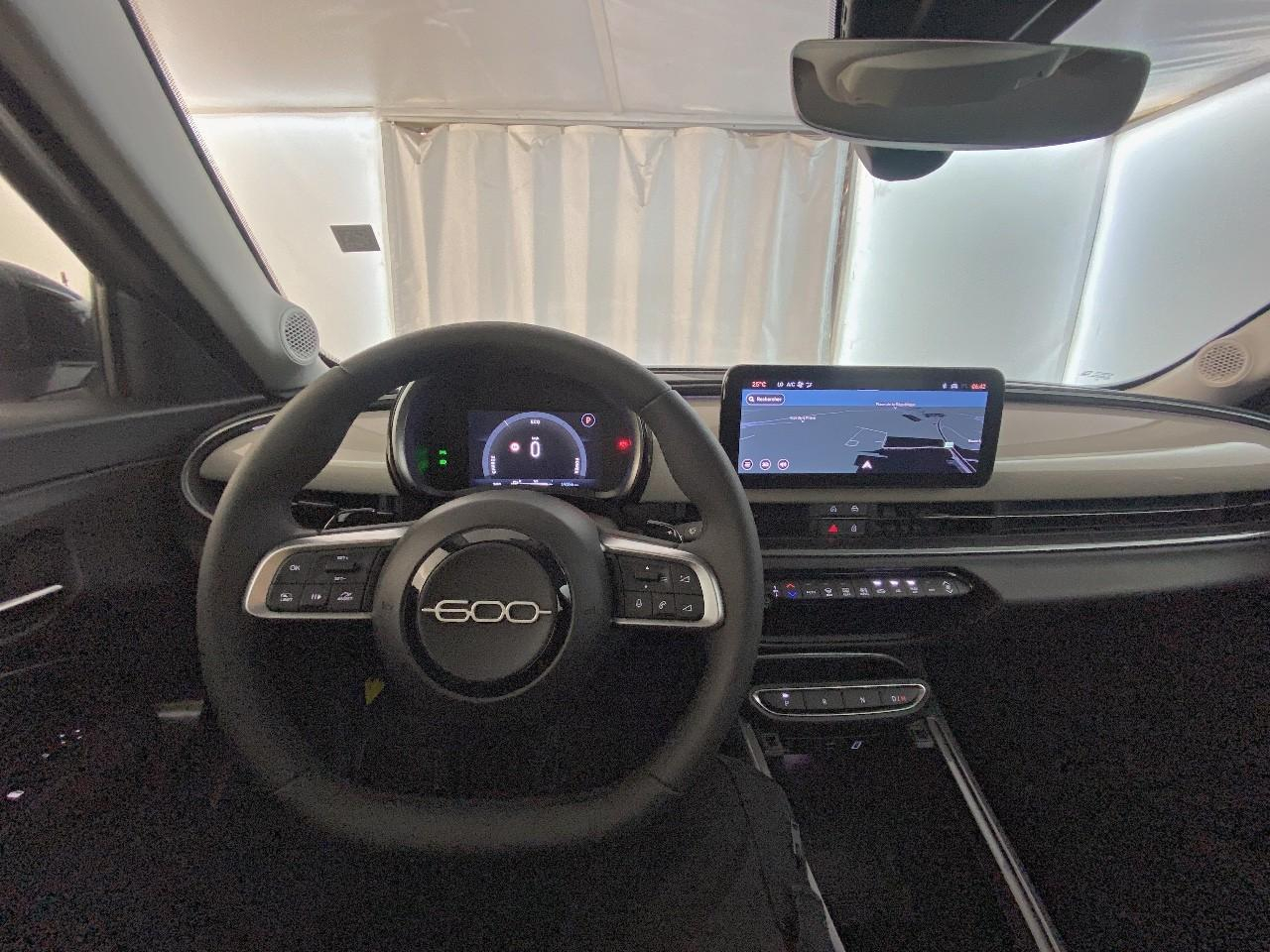 Fiat 600 t-gen 3 1.2 hybrid 145ch edct6 pop — photo 12
