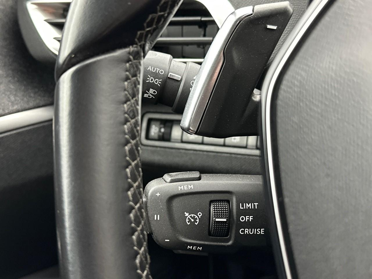 Peugeot 3008 hybrid 225 e-eat8 allure pack — photo 17