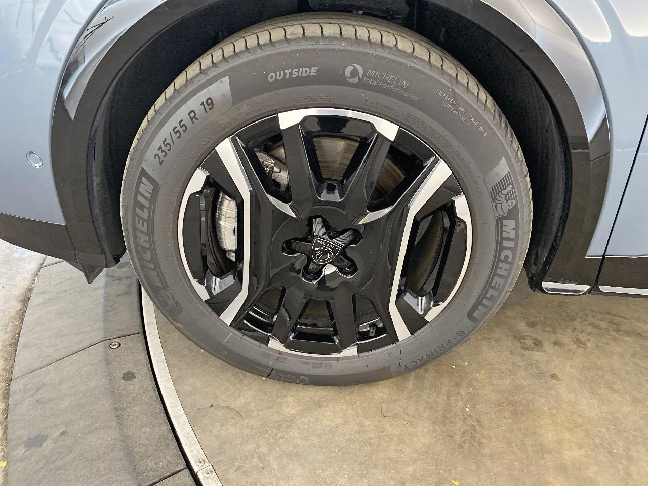 Peugeot 3008 electrique 210 ch 73 kwh gt — photo 11