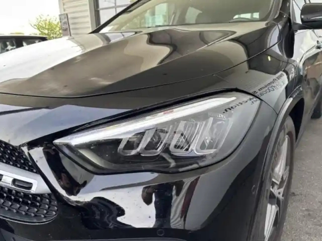 Mercedes Gla 200 d 150ch amg line 8g-dct — photo 4