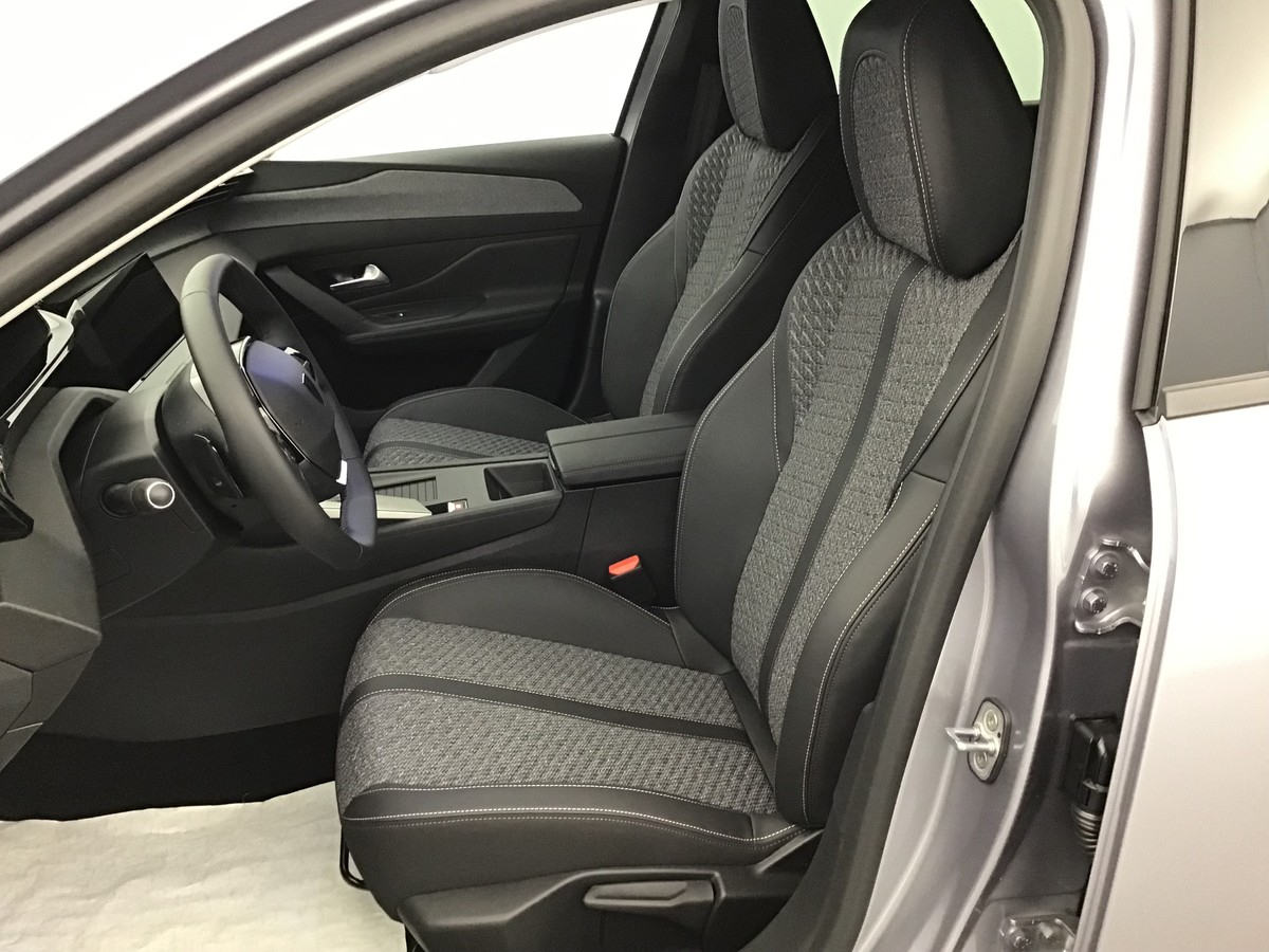 Peugeot 308 — photo 23