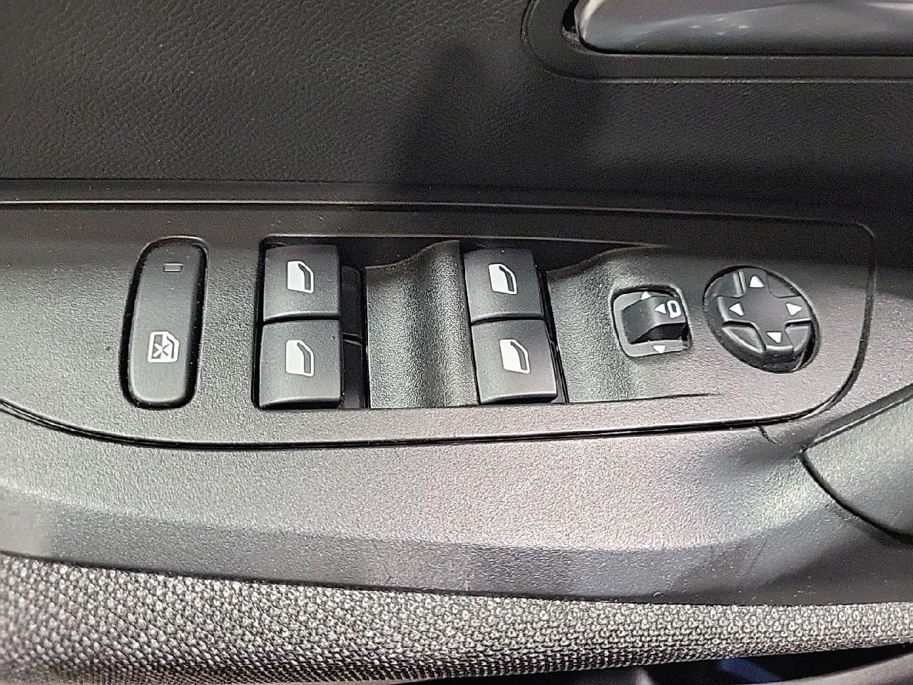 Peugeot 2008 puretech 100 s&s bvm6 style — photo 23