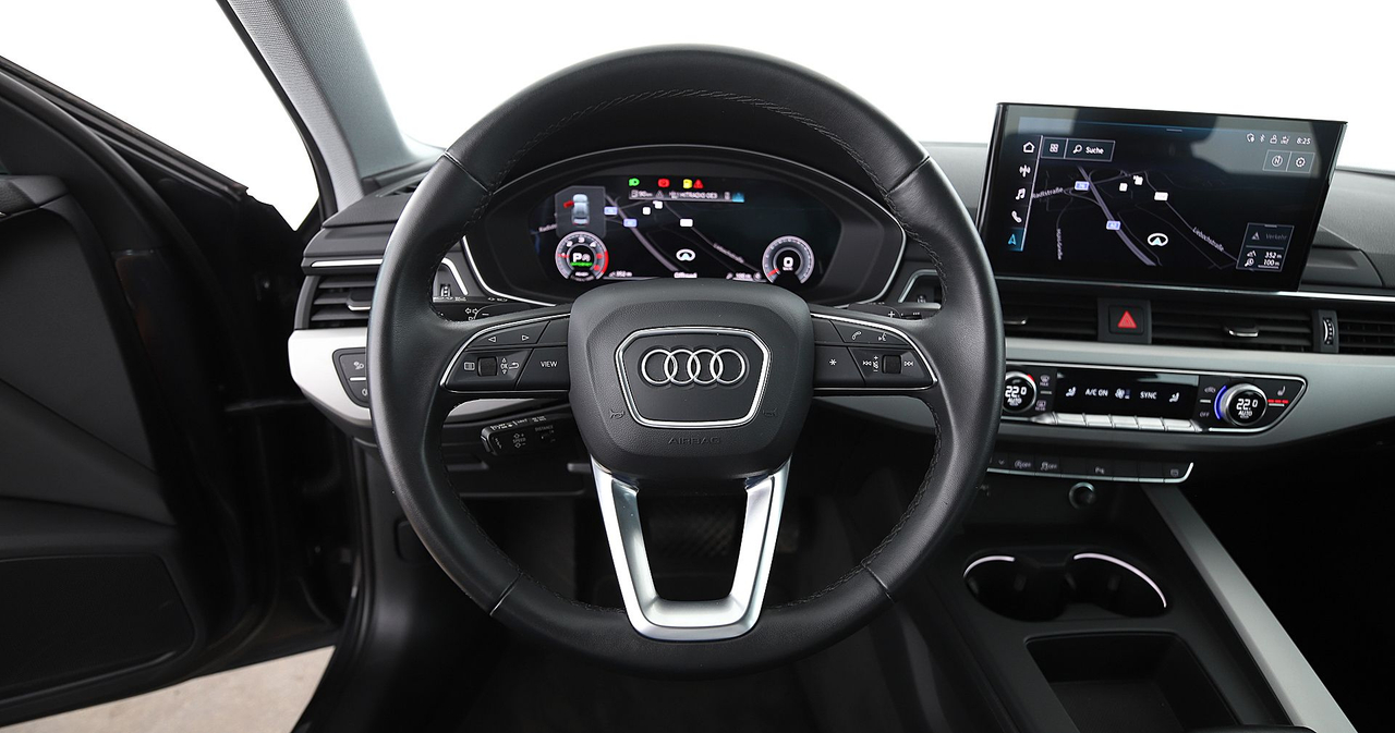 Audi A4 — photo 29