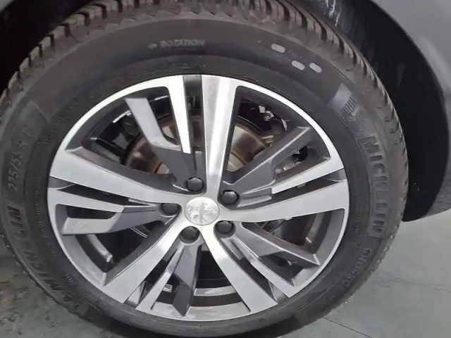 Peugeot 3008 hybrid 180 e-eat8 — photo 13