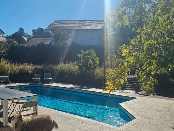 Location chambre dans belle villa avec piscine