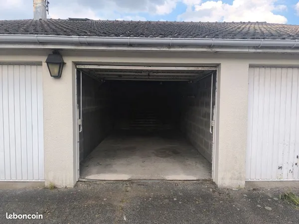 Garage / box de 15 m² à louer sur Saint-Germain-lès-Corbeil
