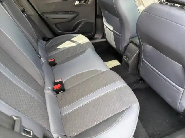 Peugeot 2008 puretech 130 s&amp;s eat8 — photo 26