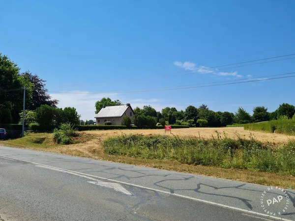 Terrain 900 m²