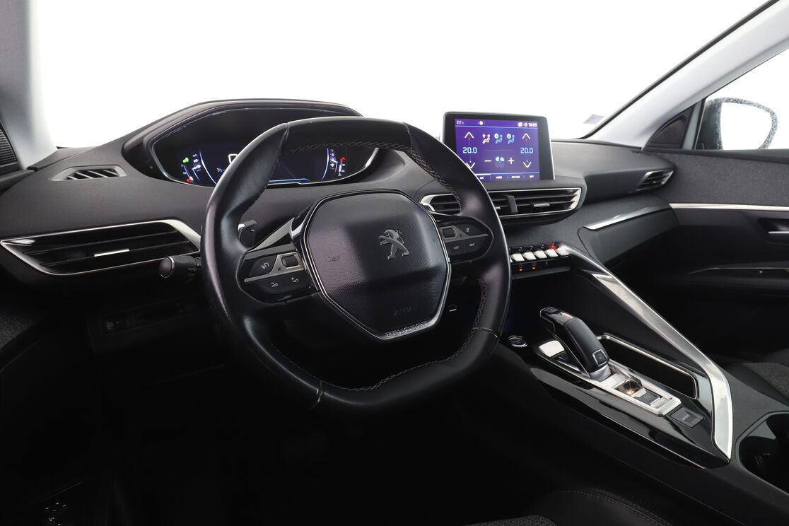 Peugeot 3008 1.2 PureTech Allure EAT6 — photo 10