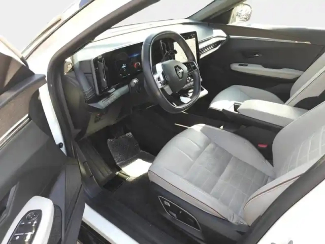 Renault Megane e-tech electric ev60 220ch iconic optimum charge -c — photo 15
