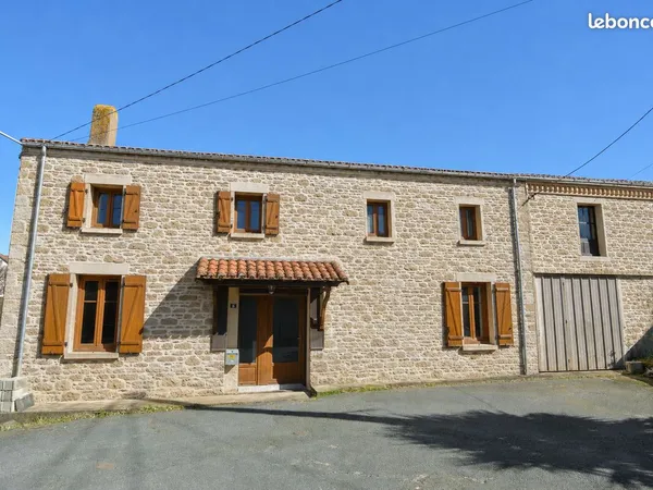 Maison ancienne 3 ch bureau 2 garages sur 760 m² de terrain