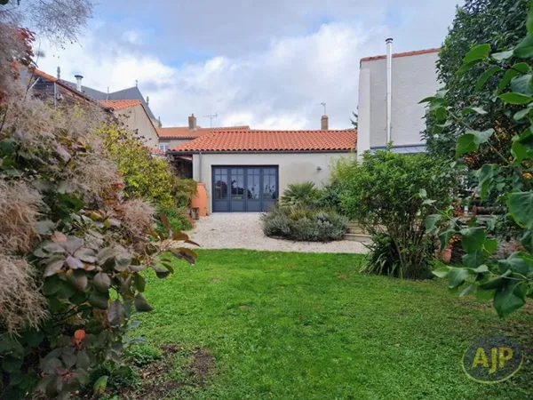 Maison 7 pièces 180 m²