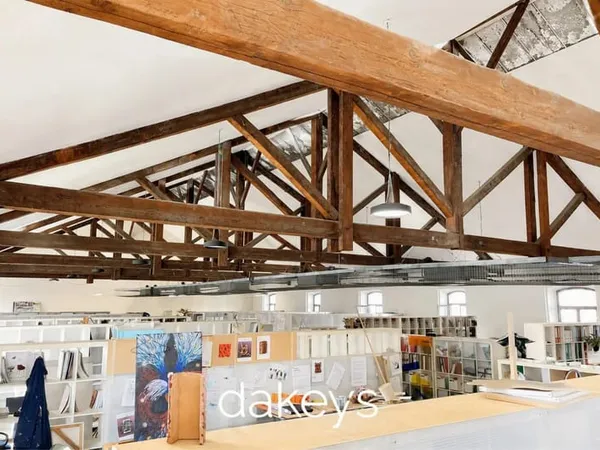 IMMEUBLE DE BUREAUX - GARAGE - QUARTIER EUROMED - 1230M²
