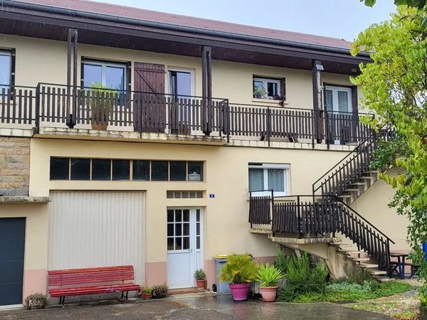 Maison à louer à Sombacour