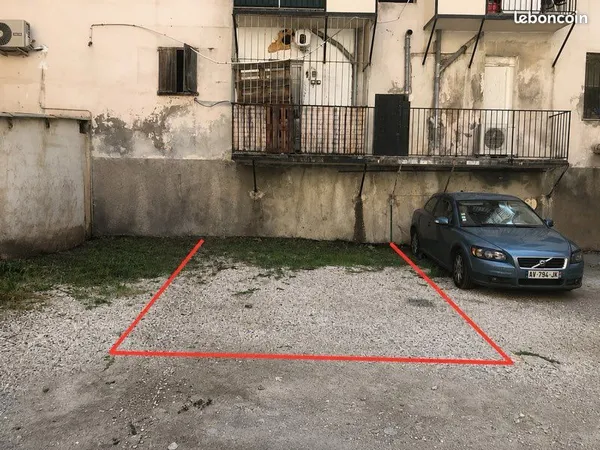 Vend double place de parking dans résidence sécurisée
