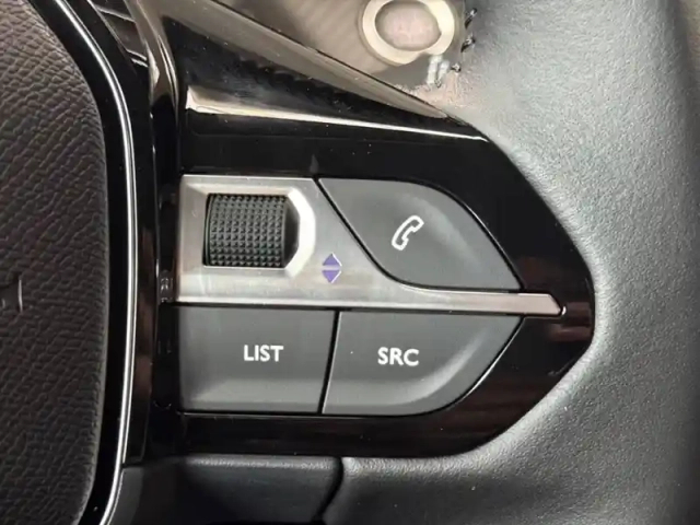 Peugeot 208 electrique 54 kwh 156ch — photo 49
