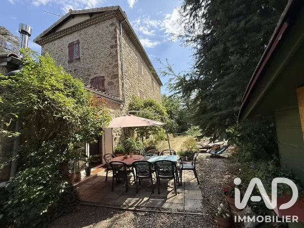 Maison 10 pièces 313 m²