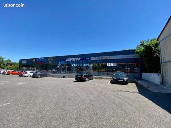 Local commercial 300 m²