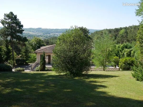 Maison rénovée dans environnement privilégié avec appartement indépendant