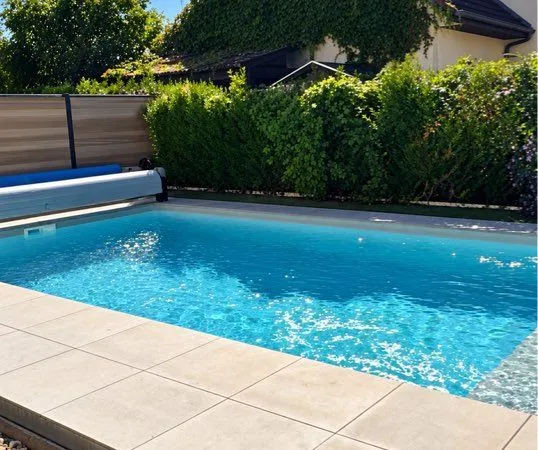 Rare à Longvic - Maison familiale avec piscine, proche parc de la Colombière