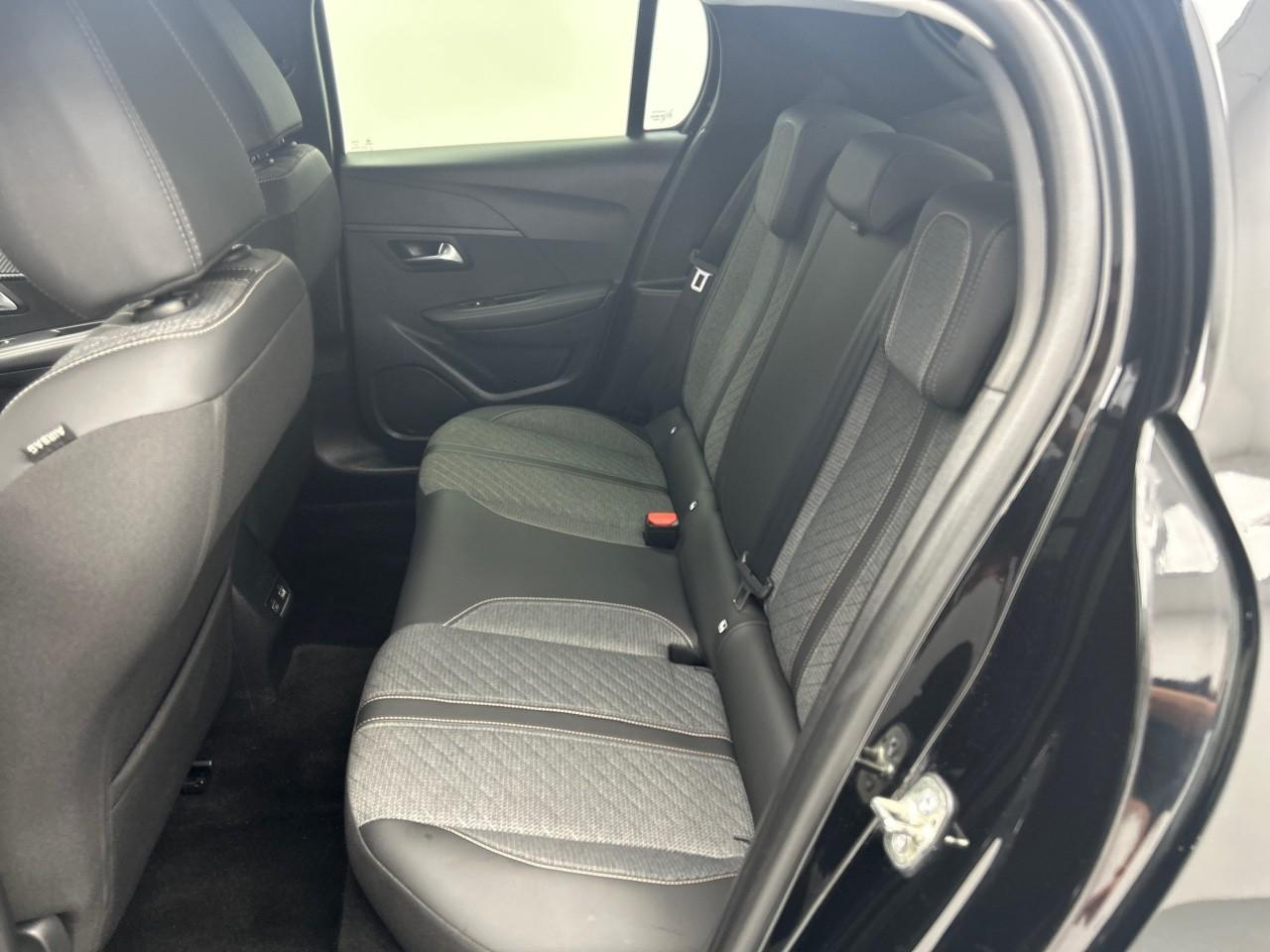 Peugeot 208 100 s&s bvm6 allure — photo 13