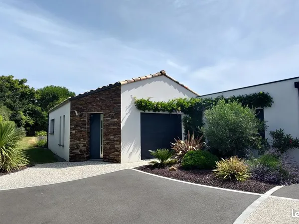 Maison plain pied au calme