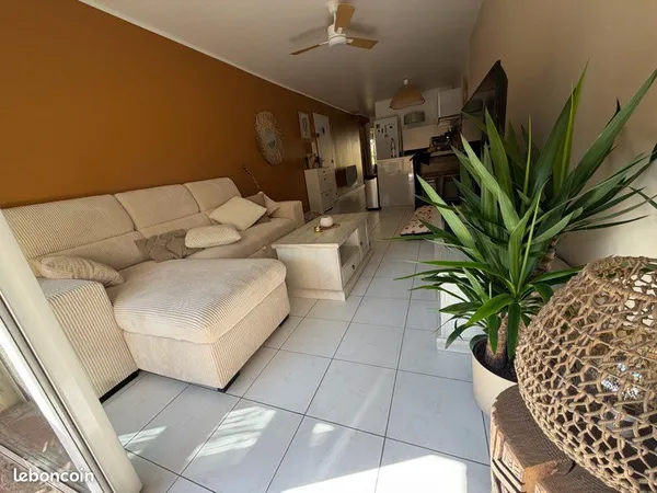 Vends appartement T2 50m2 Six fours les plages centre, proche de toutes commodités