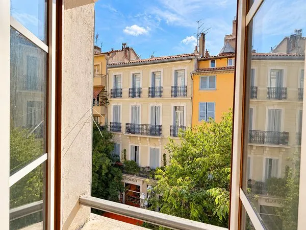 Studio 1 pièce 24 m²