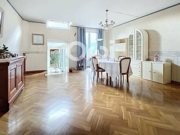 Appartement 6 pièces 212 m²