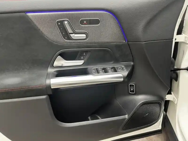 Mercedes Eqa 250 amg line — photo 13