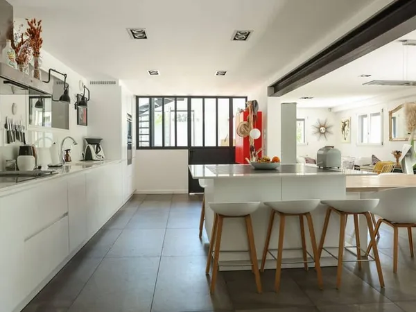 Villa 9 pièces 250 m²