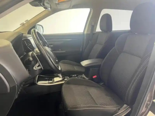 Mitsubishi Outlander phev twin motor business 4wd euro6d-t evap 5cv — photo 23