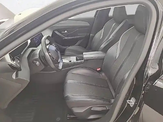 Peugeot 308 phev 180 e-eat8 — photo 31