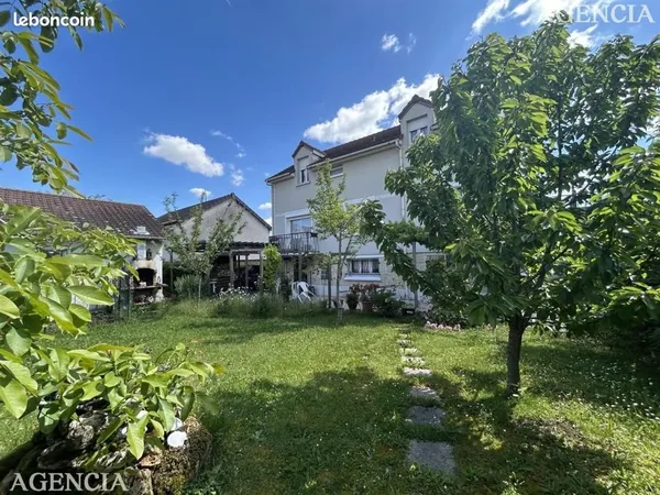 Pavillon 8 pièces 150 m²