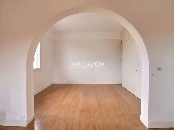 A vendre Biarritz Saint-Charles - Appartement ancien, dernier étage à quelques pas de la Grande Plag