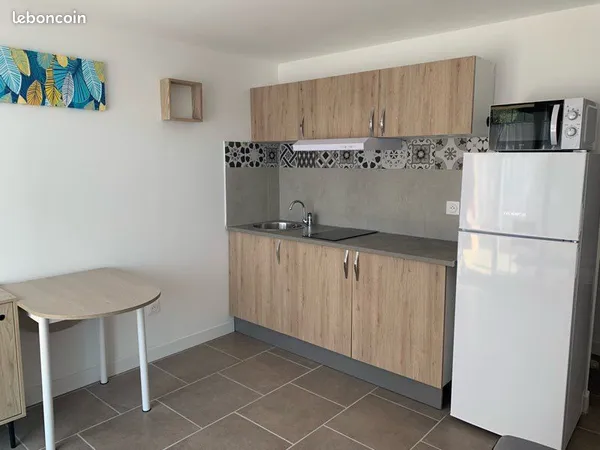 Loue T2 avec terrasse et parking privé