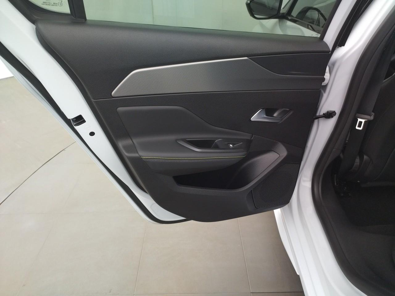 Peugeot 308 hybrid 136 e-dcs6 gt — photo 23