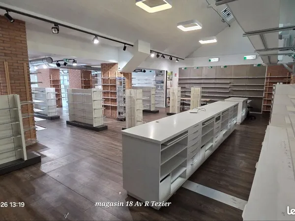 A Vendre Murs de magasin de 423m2 très bel emplacement à Voiron