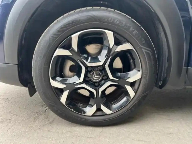 Citroën C5 Aircross hybrid rechargeable 225ch shine ë-eat8 — photo 11