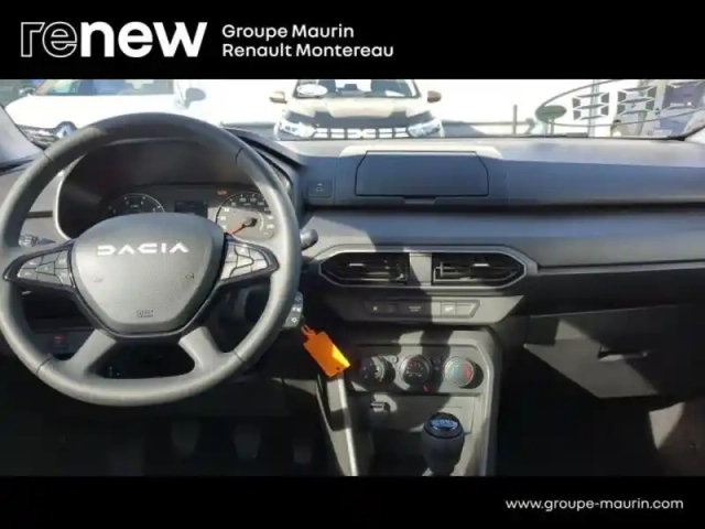 Dacia Sandero 1.0 sce 65ch essential -24 — photo 10